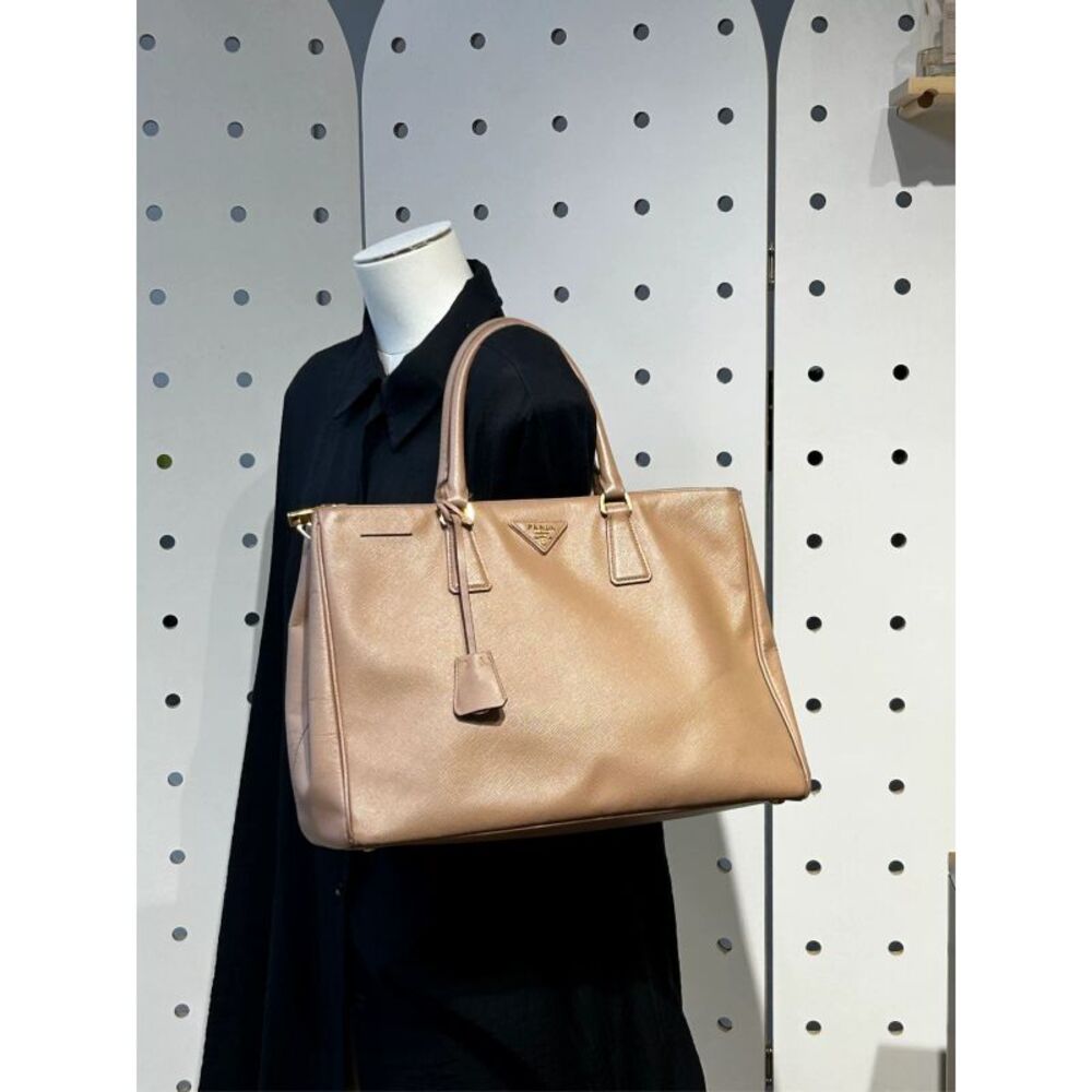 Prada Women Pre-Loved Bag Very Good Condition